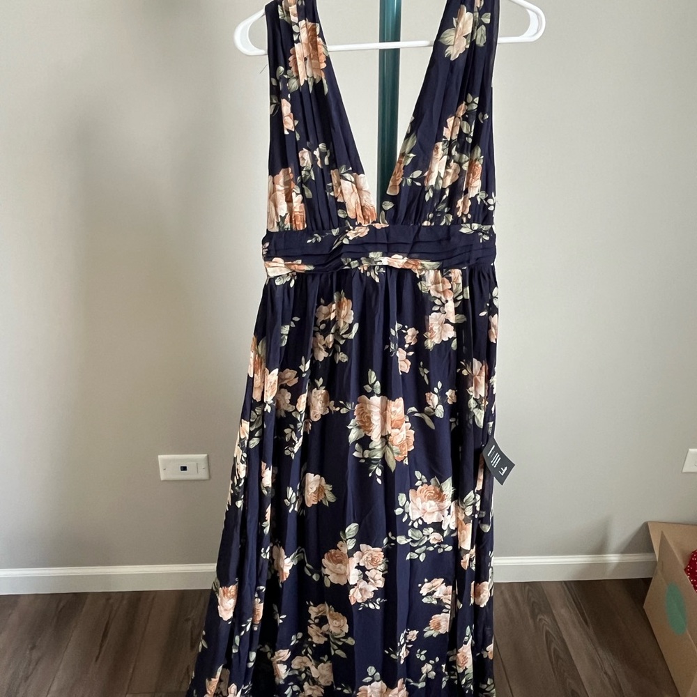 Flowy Floral Maxi Dress - Picture 2 of 5